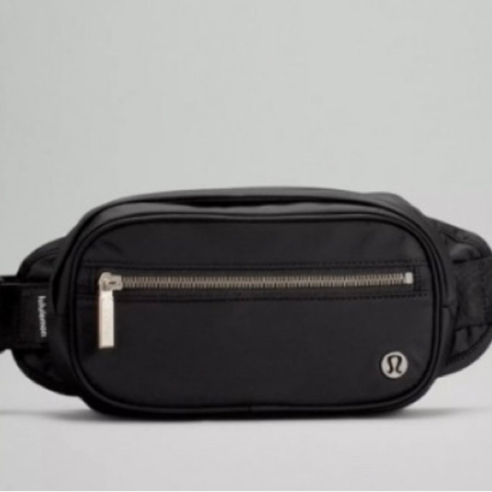 Lululemon Athletica Wanderlust‎ Bag Black Brand New Discontinued